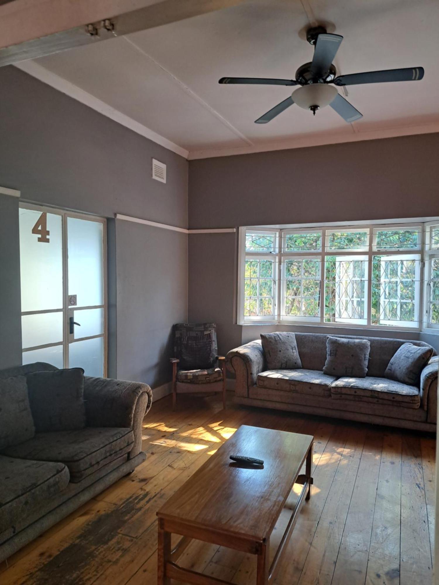 Pmb Backpackers Lodge Питърмарицбург Екстериор снимка