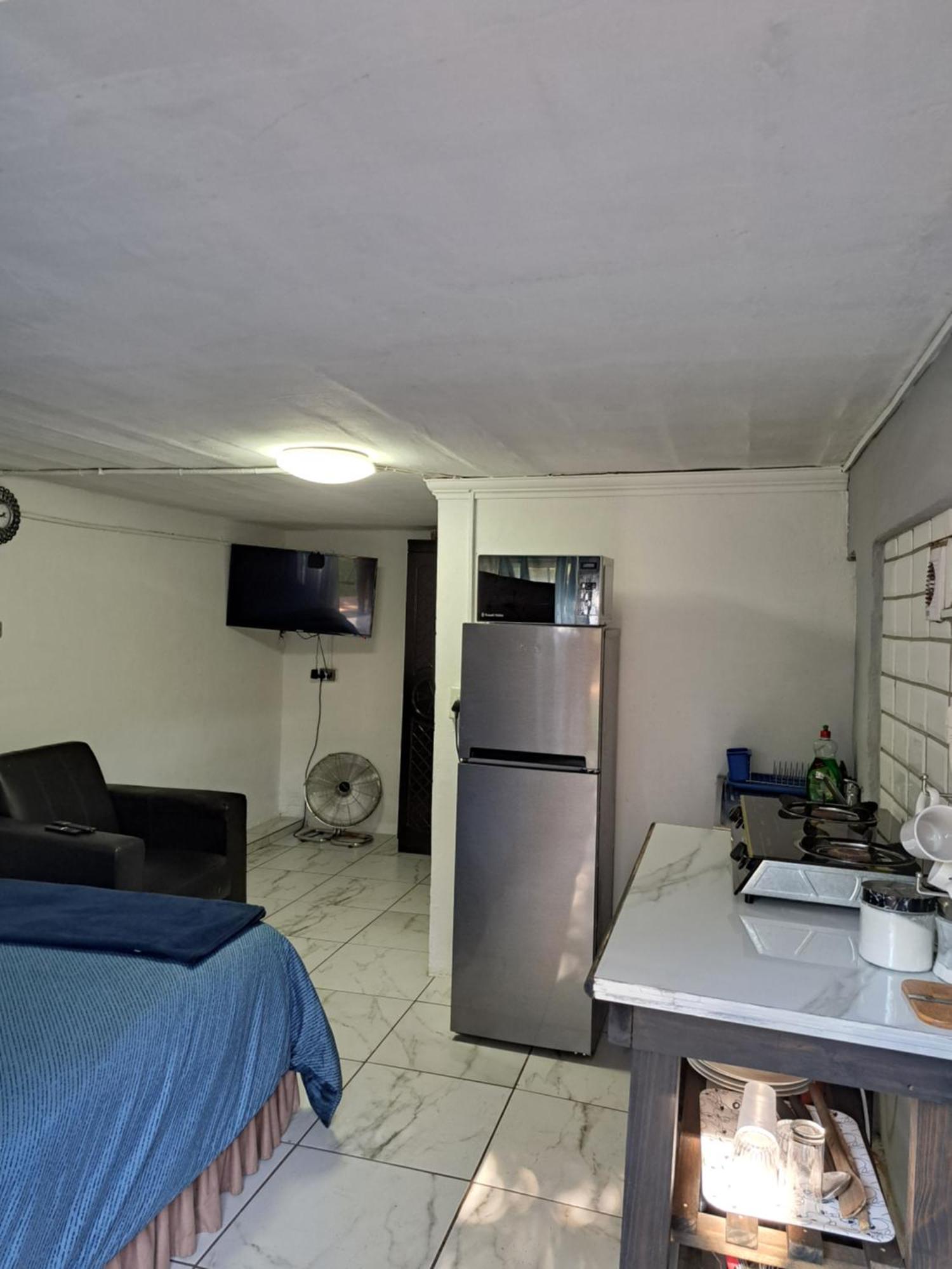 Pmb Backpackers Lodge Питърмарицбург Екстериор снимка