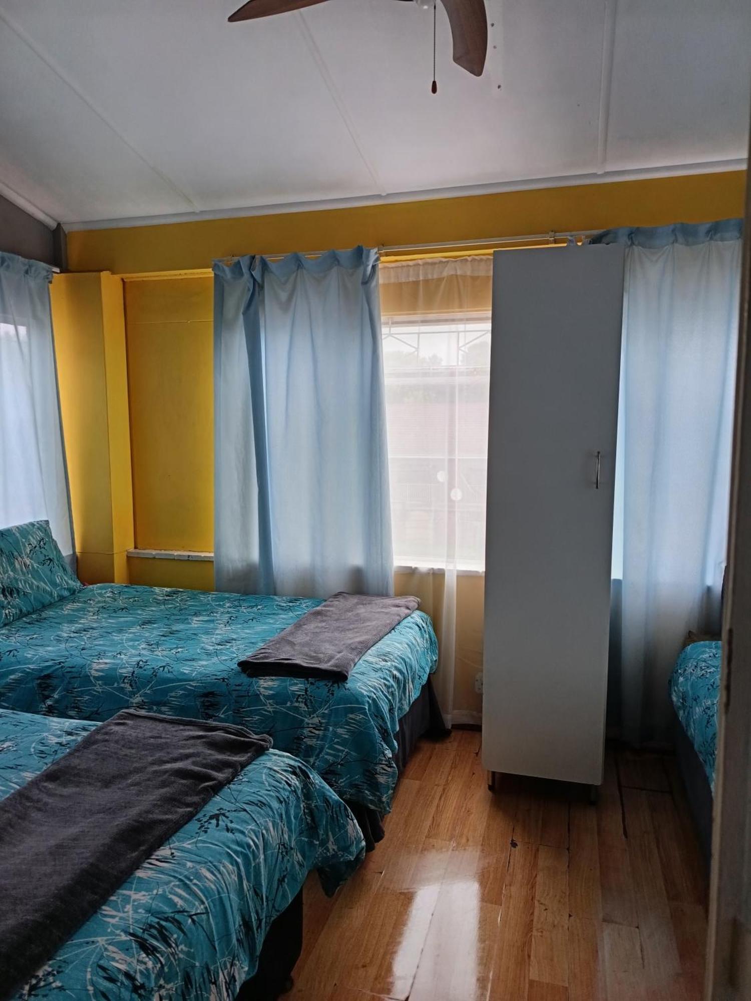 Pmb Backpackers Lodge Питърмарицбург Екстериор снимка